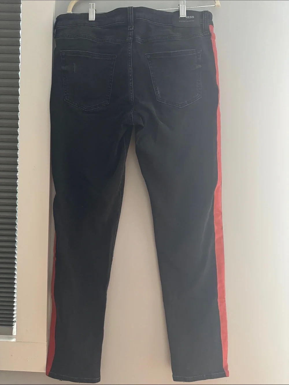 Express unique black